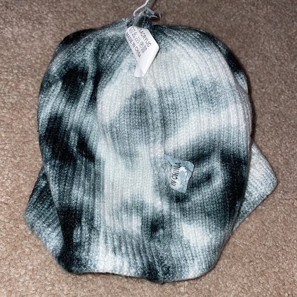 Knit Tie Die Beanie Unisex - Picture 7 of 8